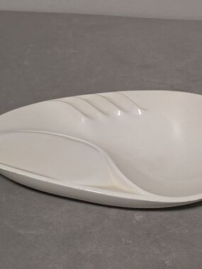 MCM Holland Mold Ivory White Ceramic Amoeba Triangular Ashtray